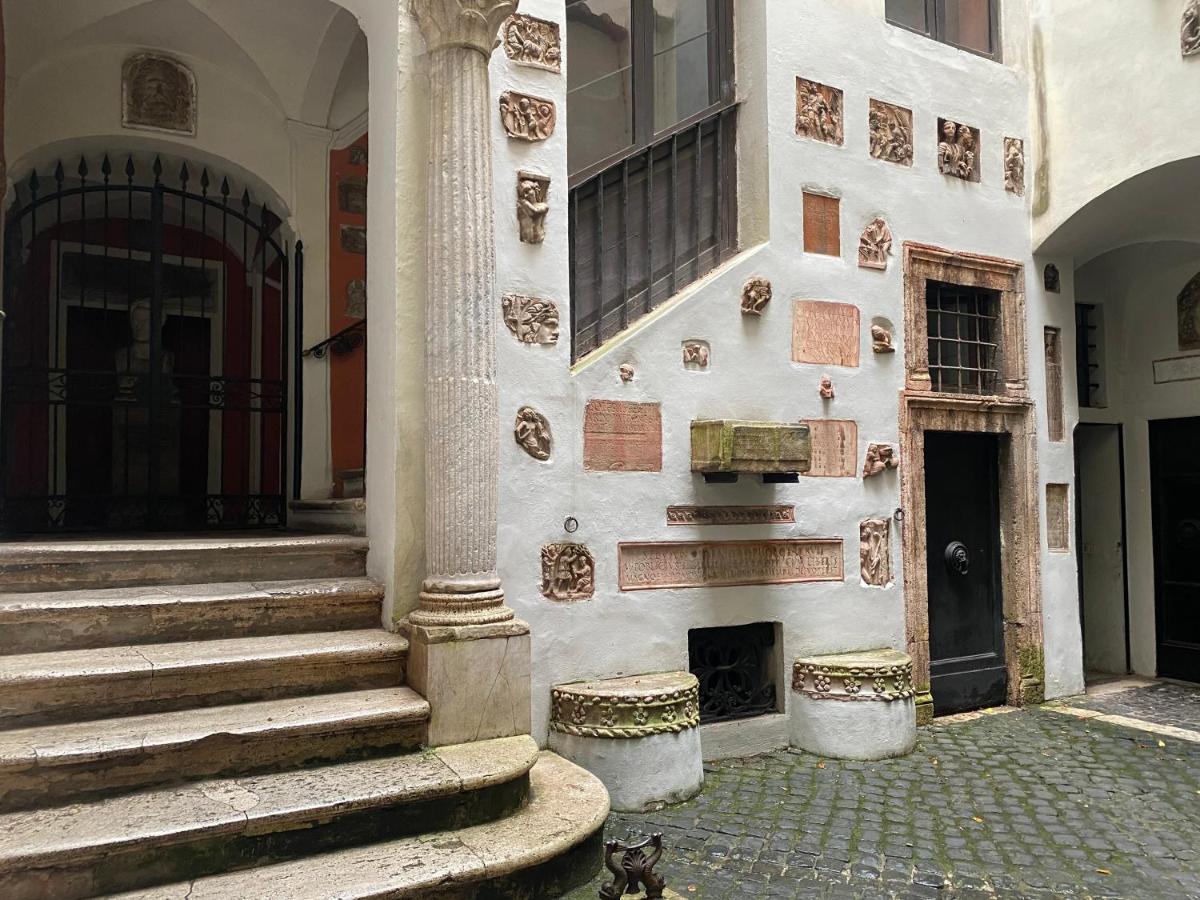 Center, Luxury & History In Via Monserrato Appartamento *