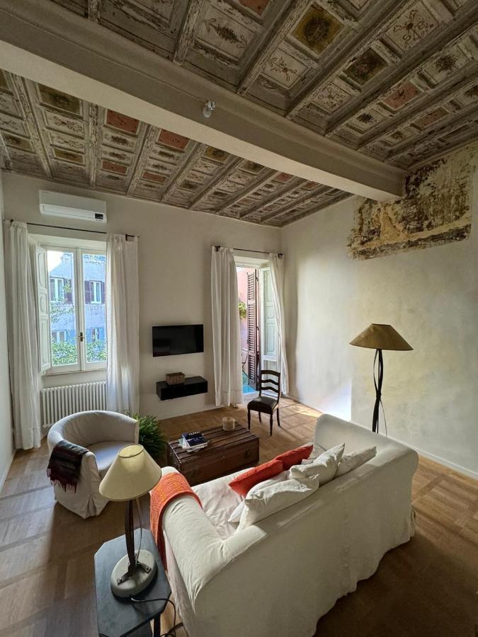 Appartamento Center, Luxury & History In Via Monserrato