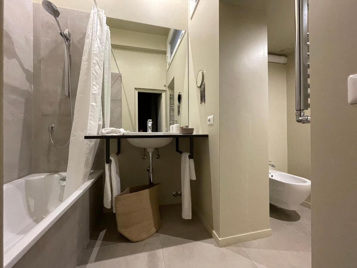 Appartamento Center, Luxury & History In Via Monserrato