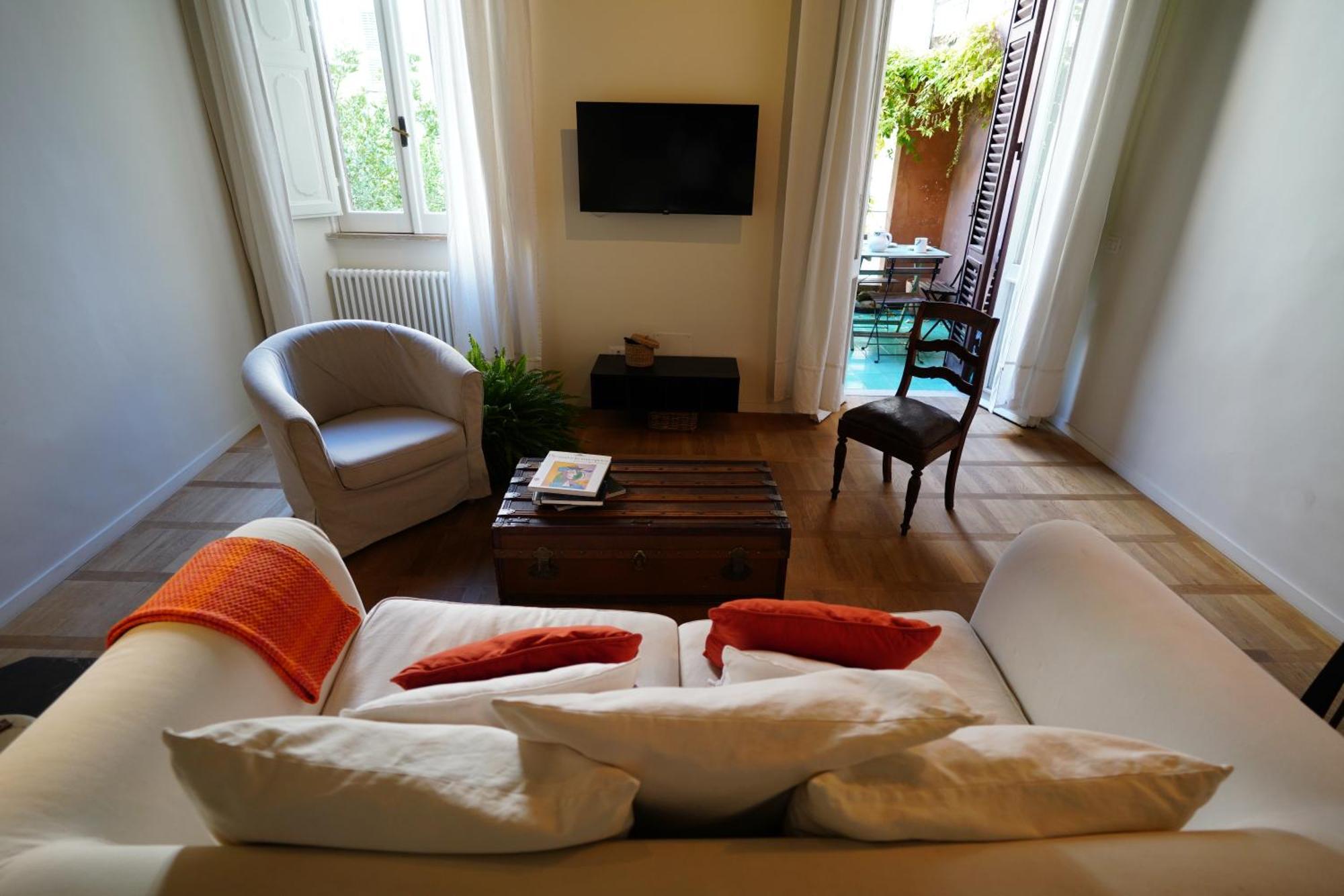 Appartement Center, Luxury & History In Via Monserrato Rome