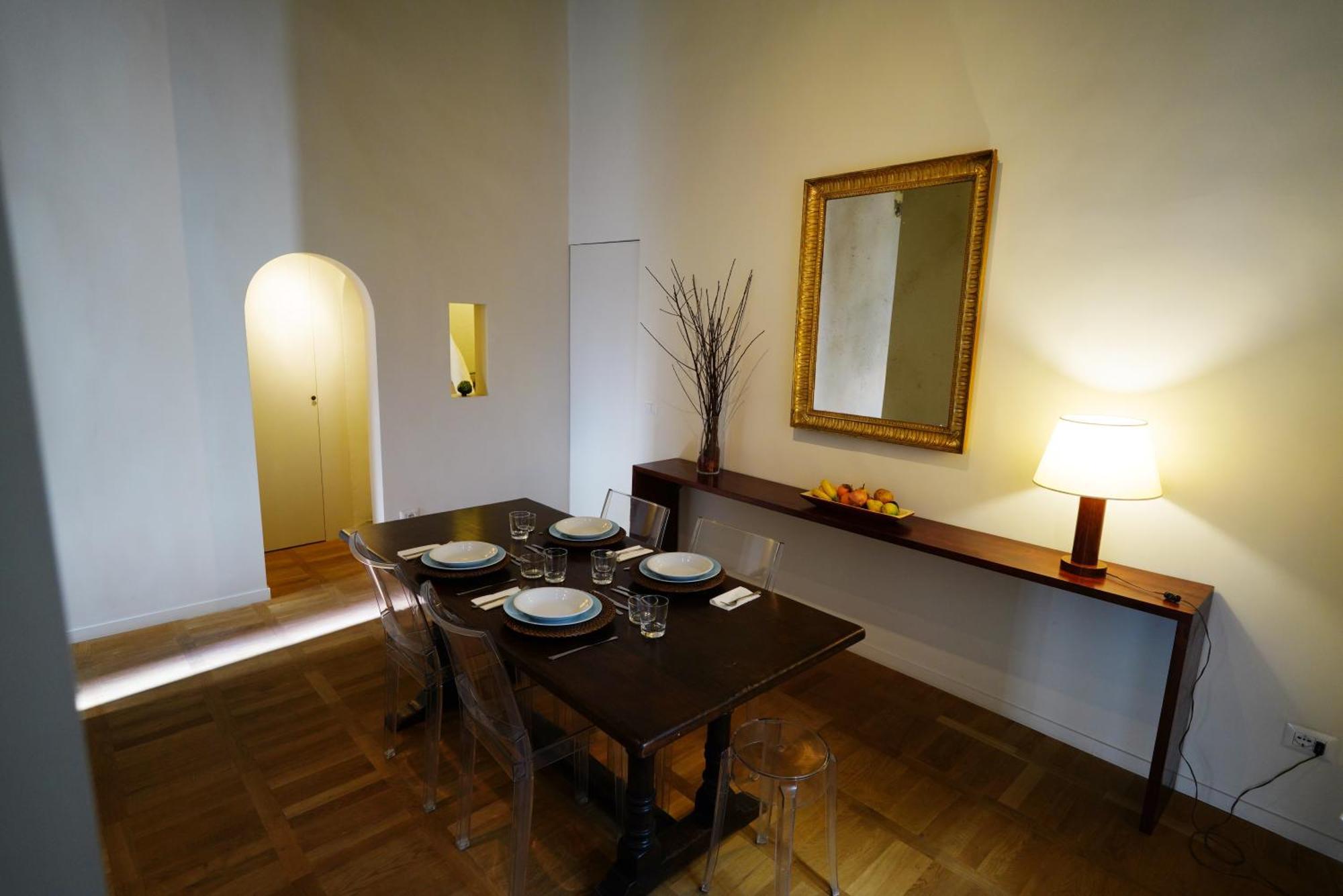 Center, Luxury & History In Via Monserrato Appartamento