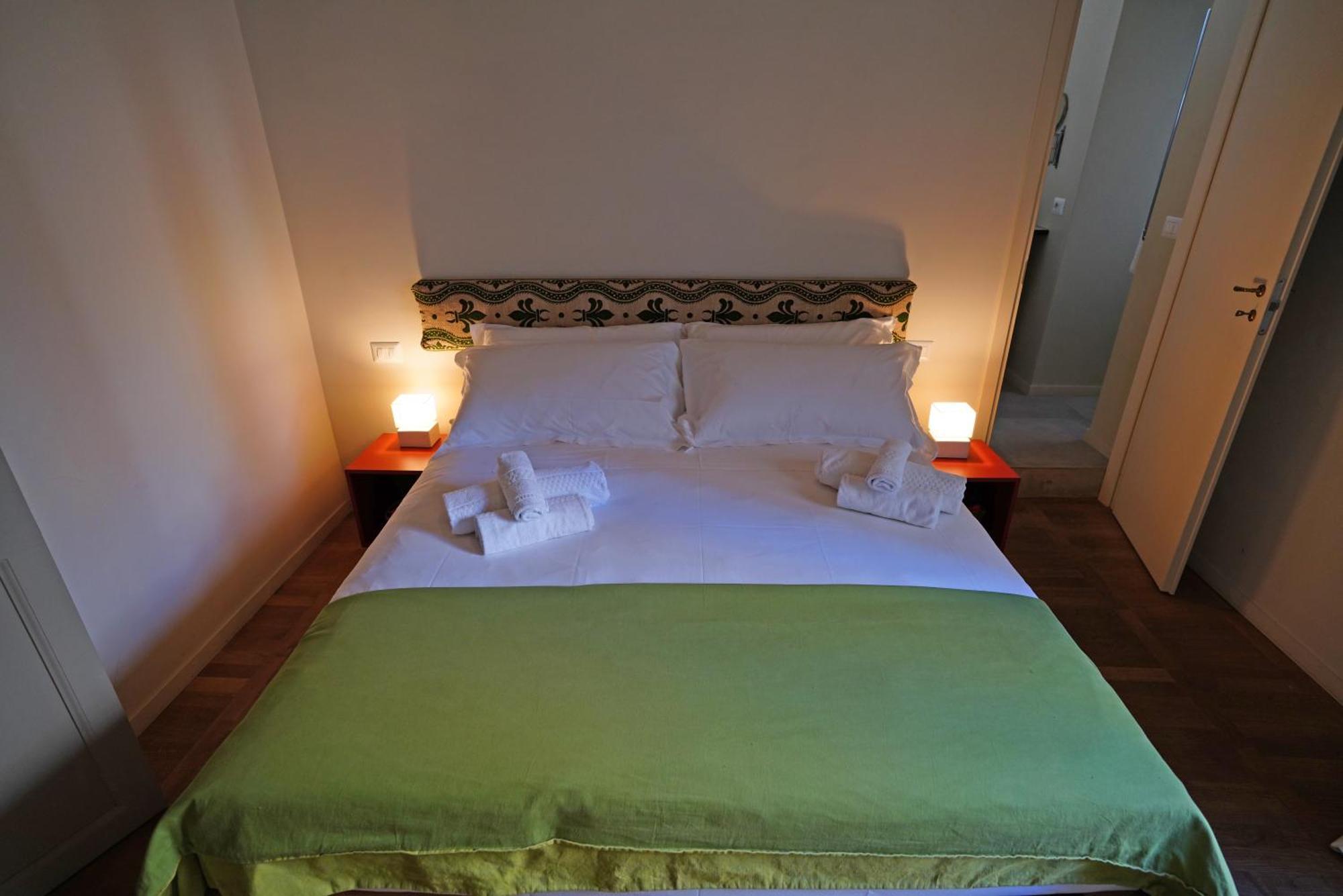 Center, Luxury & History In Via Monserrato Appartamento