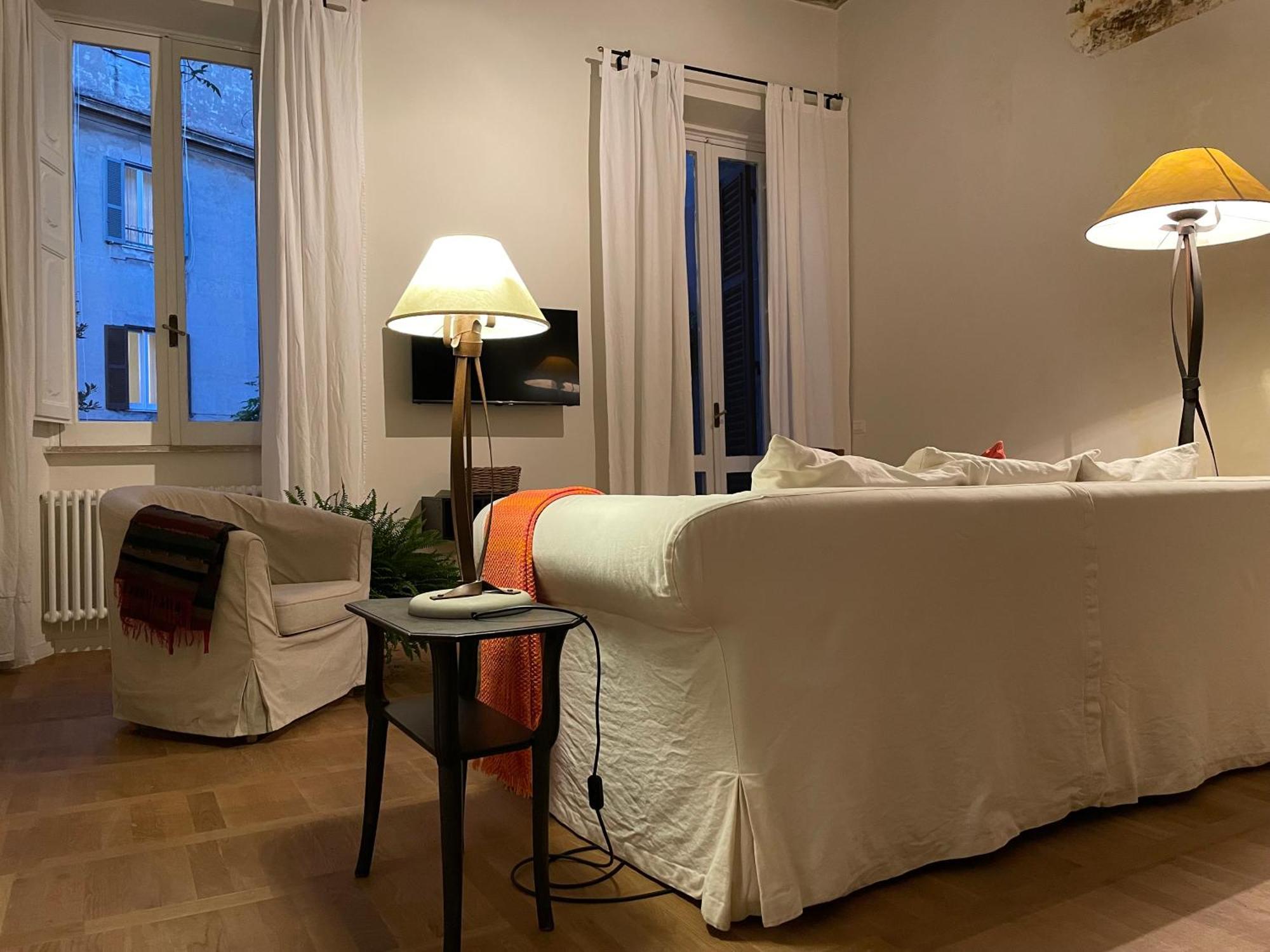 Center, Luxury & History In Via Monserrato Appartamento